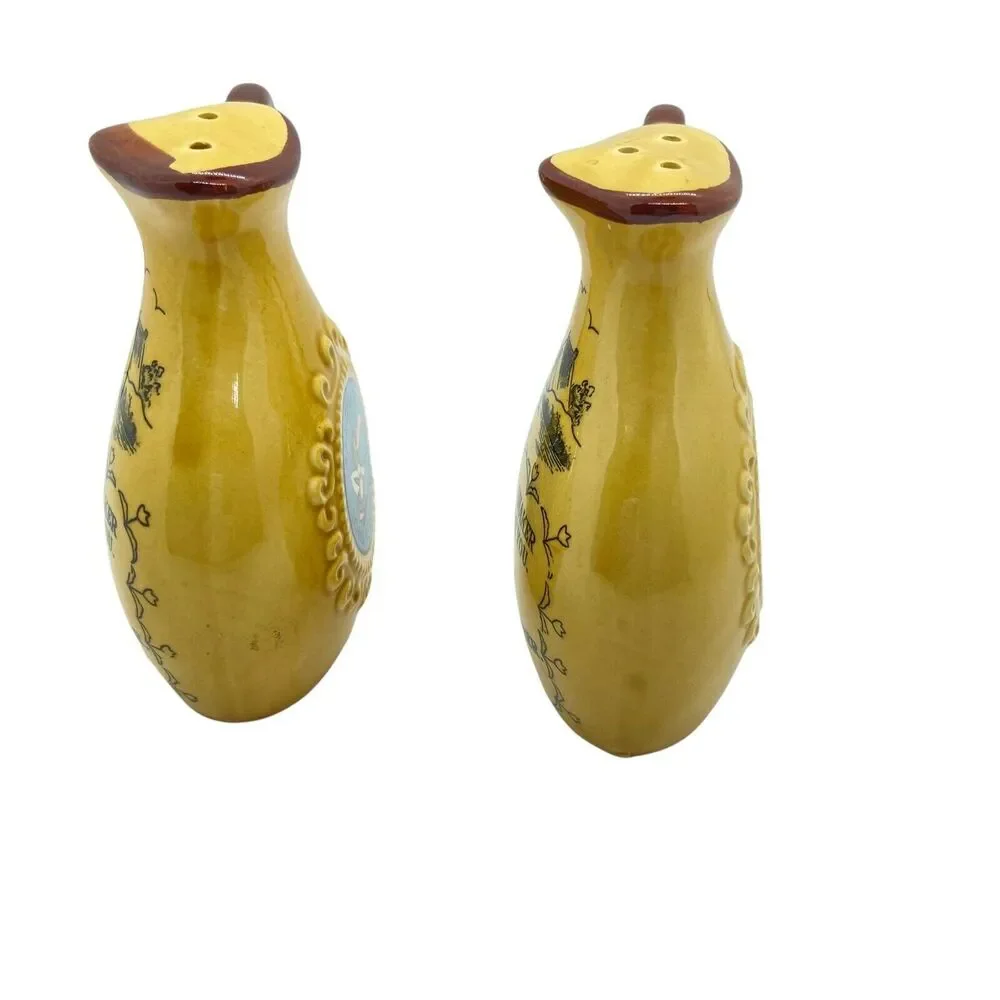 Novelty Salt Pepper Shakers Vintage 1970s Smith Western Yellow Brown Left Handed